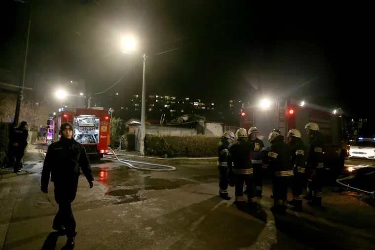 Požar u Zagrebu: Izgorjela montažna kuća mlade obitelji s dvoje djece