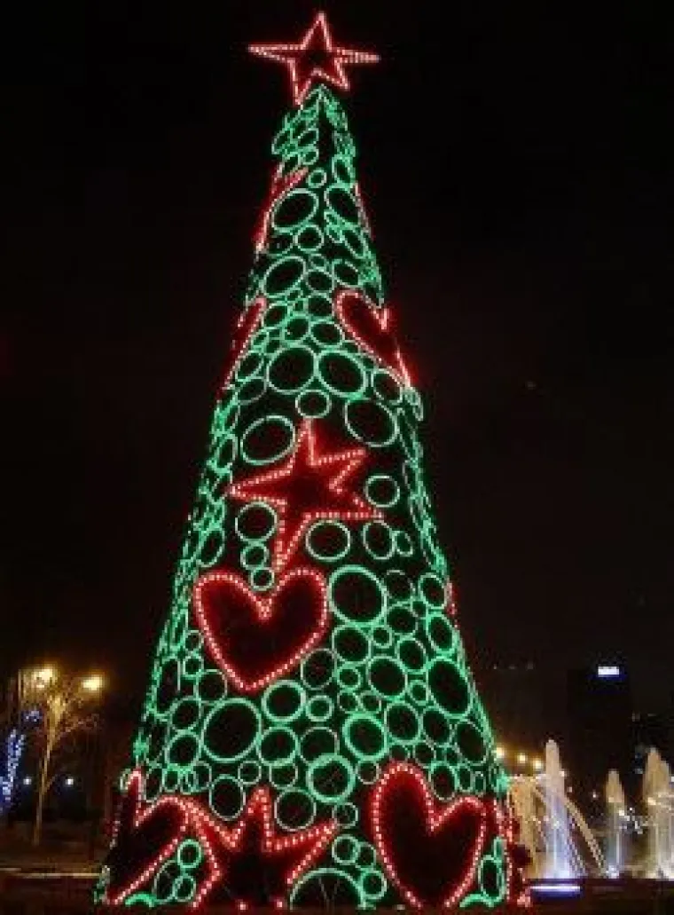 Past ćete na 'dupe' kad vidite 15 najljep&scaron;ih božićnih jelki diljem svijeta!