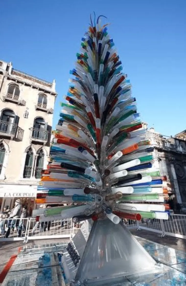 Past ćete na 'dupe' kad vidite 15 najljep&scaron;ih božićnih jelki diljem svijeta!