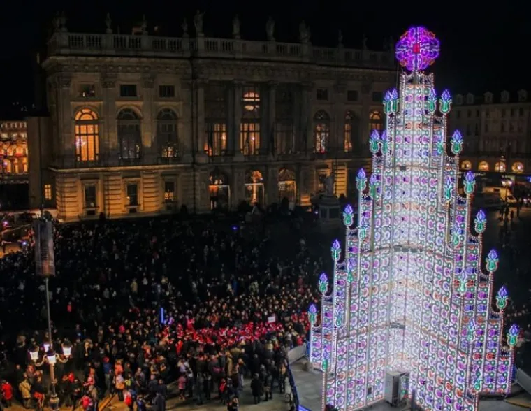 Past ćete na 'dupe' kad vidite 15 najljep&scaron;ih božićnih jelki diljem svijeta!