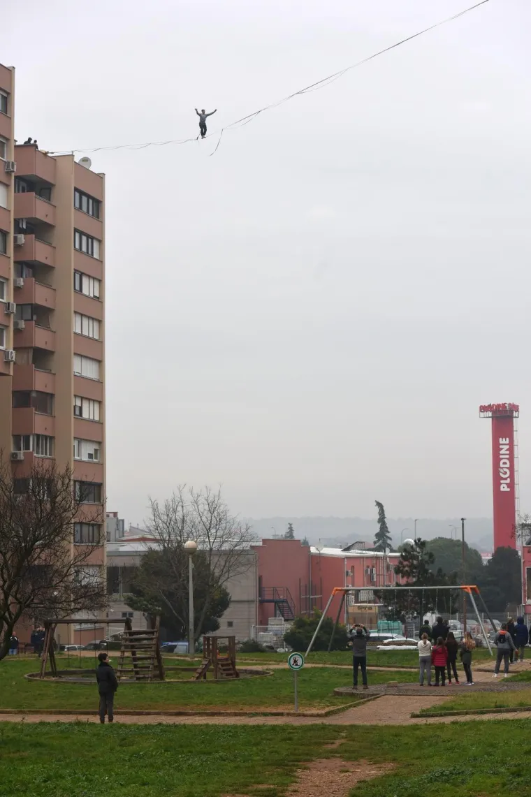 Pulom su pro&scaron;etali neustra&scaron;ivi "nebeski hodači"