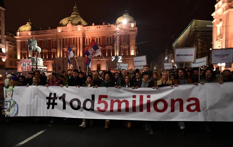 'Počelo je': Vi&scaron;e od trideset tisuća Beograđana na prosvjedu protiv nasilja