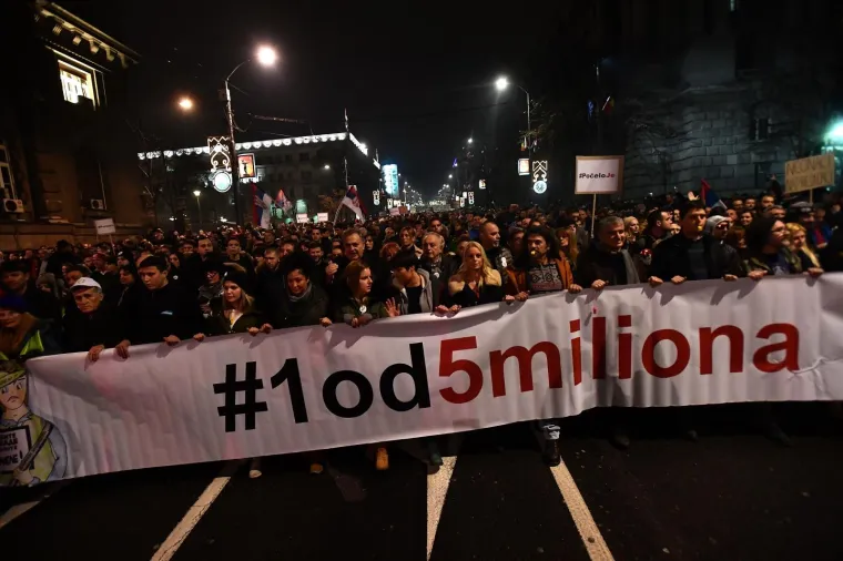 'Počelo je': Vi&scaron;e od trideset tisuća Beograđana na prosvjedu protiv nasilja