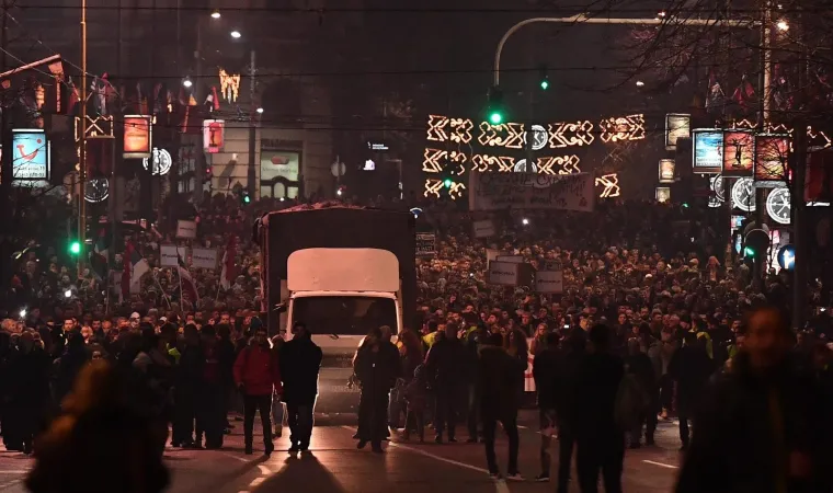 'Počelo je': Vi&scaron;e od trideset tisuća Beograđana na prosvjedu protiv nasilja