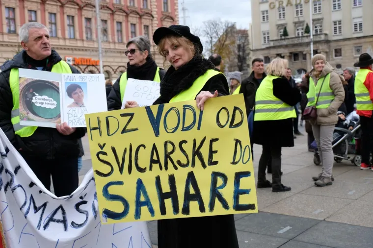 "Žuti prsluci" prosvjedovali protiv korupcije u hrvatskom pravosuđu