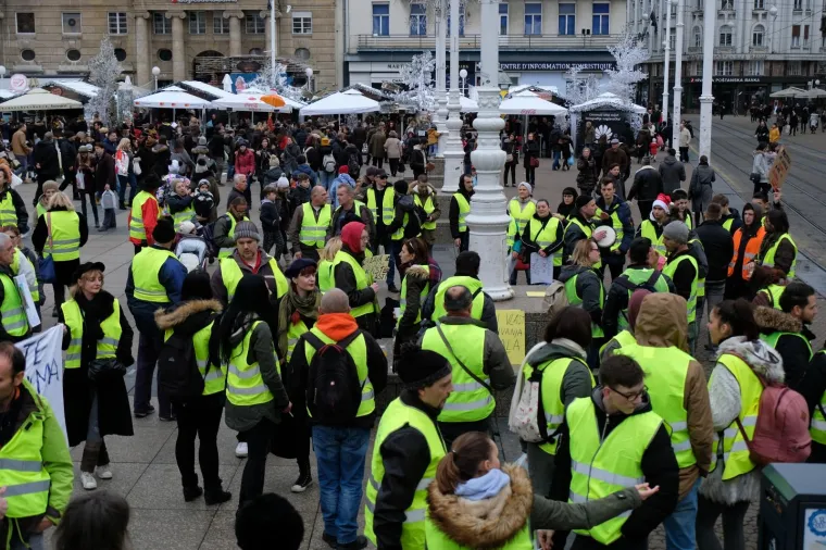 "Žuti prsluci" prosvjedovali protiv korupcije u hrvatskom pravosuđu