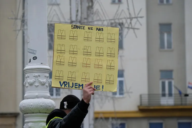 "Žuti prsluci" prosvjedovali protiv korupcije u hrvatskom pravosuđu