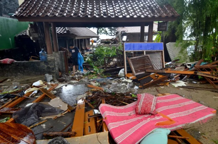 TSUNAMI POGODIO INDONEZIJU: Poginulo najmanje 168 ljudi