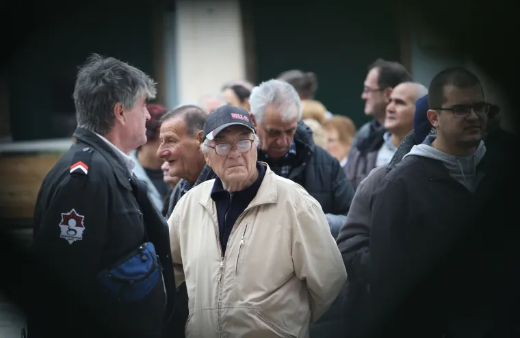 SPLIĆANI RAZGRABILI BAKALAR: U svega nekoliko minuta nestalo 5000 porcija