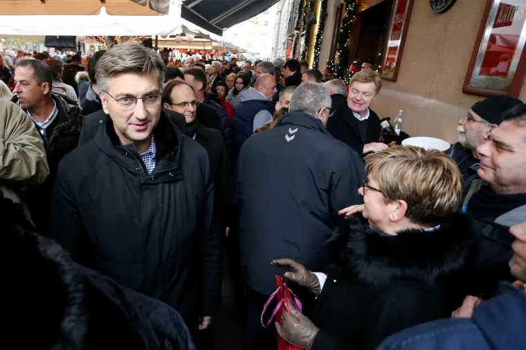 Ne&scaron;to malo dalje od predsjednice, u Bogovićevu ulicu, na kavu je, u dru&scaron;tvu Goradana Jandrokovića i Davora Božinovića, stigao i premijer Gordan Jandroković