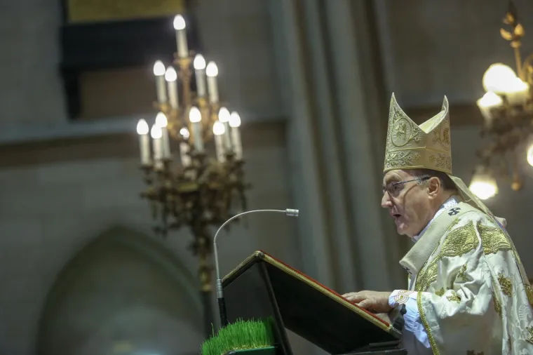 Bozanić predvodio misu polnoćku, stigao i Bandić