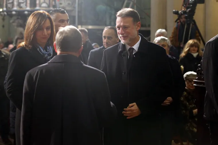 BOZANIĆ PREDVODIO MISU U KATEDRALI ZA BOŽIĆ: Stigli Plenković, Jandroković i drugi političari