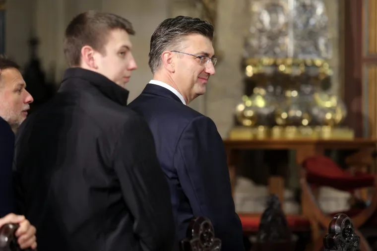 BOZANIĆ PREDVODIO MISU U KATEDRALI ZA BOŽIĆ: Stigli Plenković, Jandroković i drugi političari