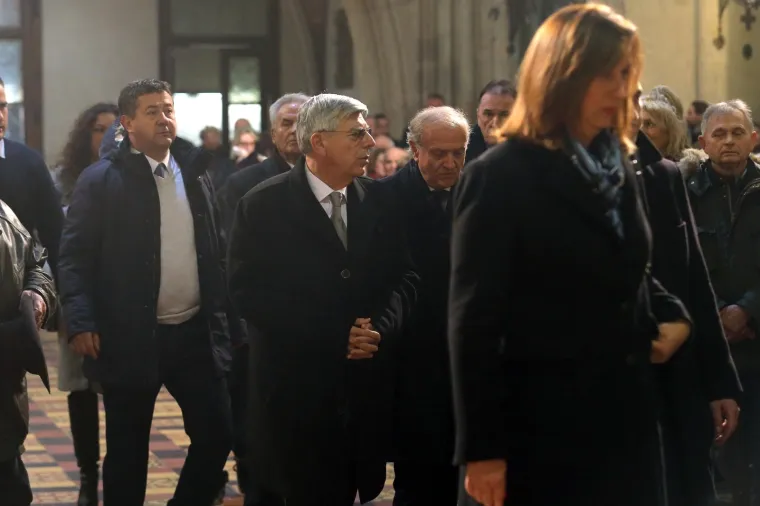 BOZANIĆ PREDVODIO MISU U KATEDRALI ZA BOŽIĆ: Stigli Plenković, Jandroković i drugi političari