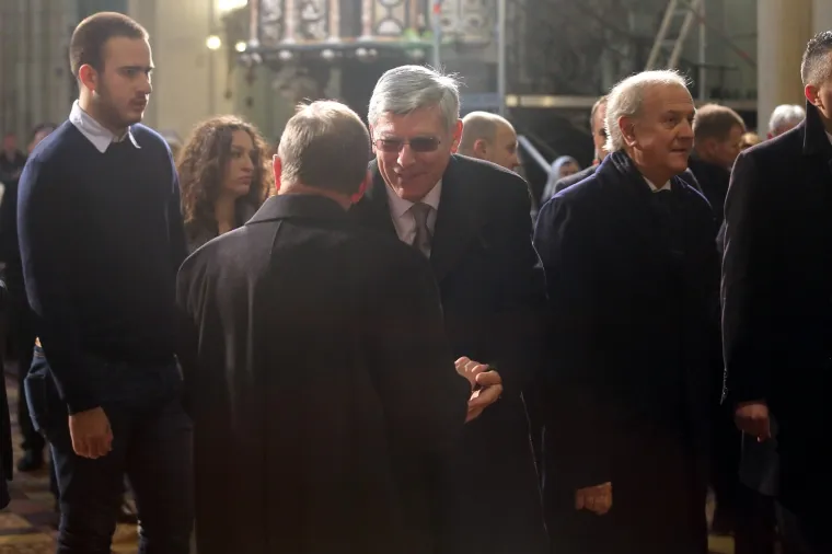 BOZANIĆ PREDVODIO MISU U KATEDRALI ZA BOŽIĆ: Stigli Plenković, Jandroković i drugi političari