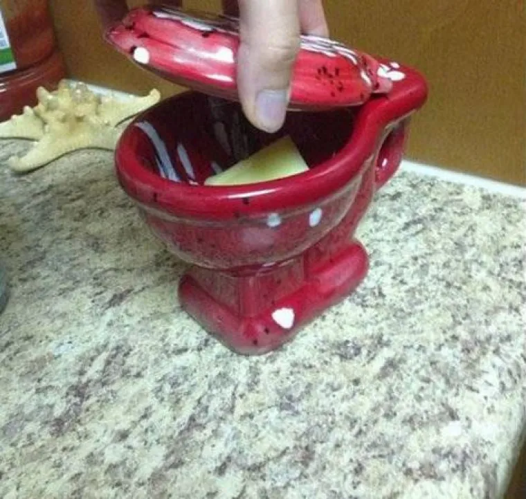 Internet presudio: Ovo je 17 najgorih božićnih poklona