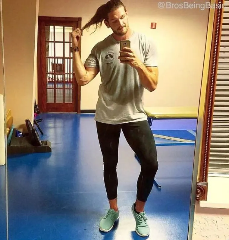 EVO &Scaron;TO BI SE DOGODILO KADA BI SE MU&Scaron;KARCI PONA&Scaron;ALI POPUT DJEVOJAKA: Njihov Instagram nasmijat će vas do suza