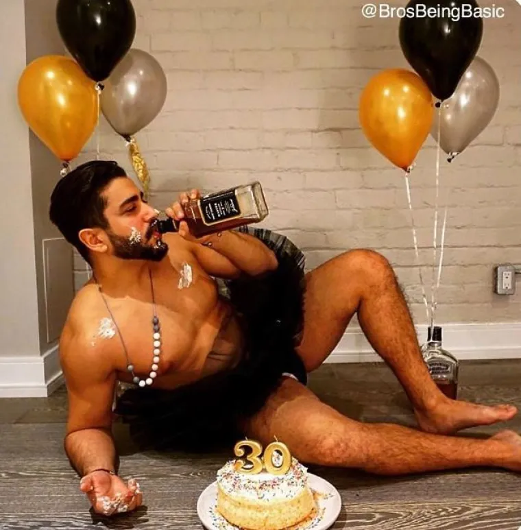 EVO &Scaron;TO BI SE DOGODILO KADA BI SE MU&Scaron;KARCI PONA&Scaron;ALI POPUT DJEVOJAKA: Njihov Instagram nasmijat će vas do suza