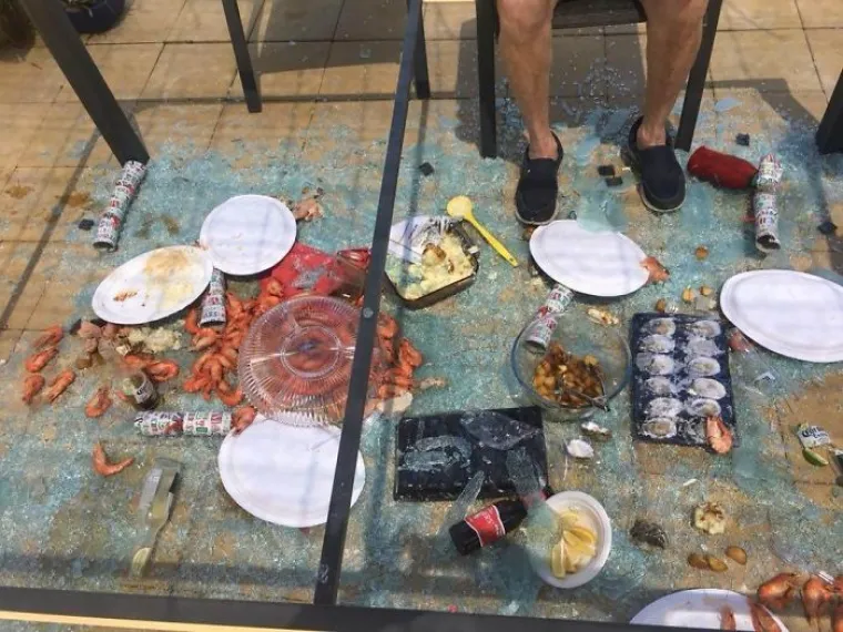 Blagdansko okupljanje obitelji po&scaron;lo nizbrdo? Ne brinite, ovi pojedinci su sigurno imali gori dan od va&scaron;eg