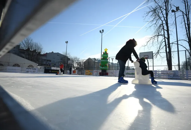 Veselje za najmlađe: Zagrebački kvartovi dobili mala klizali&scaron;ta