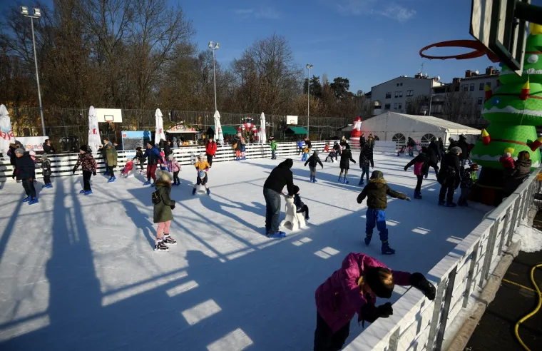 Veselje za najmlađe: Zagrebački kvartovi dobili mala klizali&scaron;ta