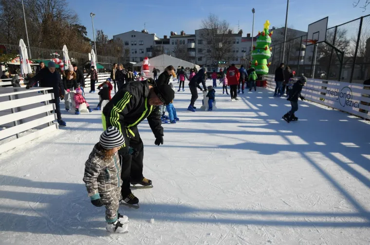 Veselje za najmlađe: Zagrebački kvartovi dobili mala klizali&scaron;ta