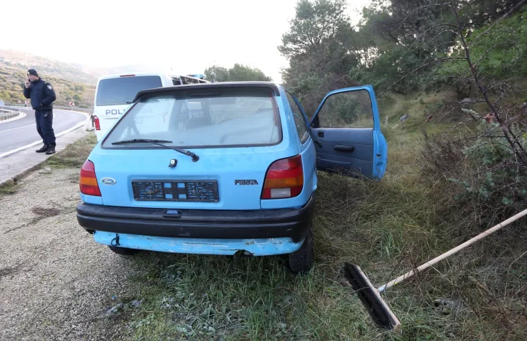 Sletio autom s ceste