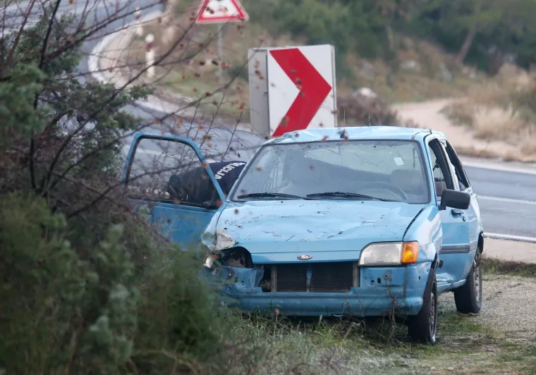 Sletio autom s ceste