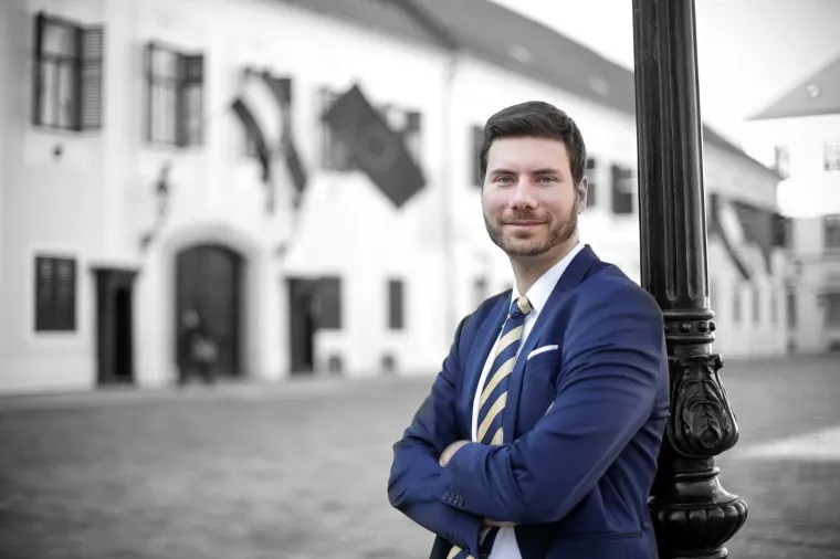 (Ne)očekivani rezultati na&scaron;e velike ankete: Ovo je 10 najnegativnijih političara u 2018.