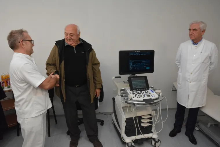 KAD NEĆE DRŽAVA, ONDA MORAJU GRAĐANI: Penzioner, povratnik iz &Scaron;vicarske, bolnici donirao uređaj vrijedan 100.000 eura