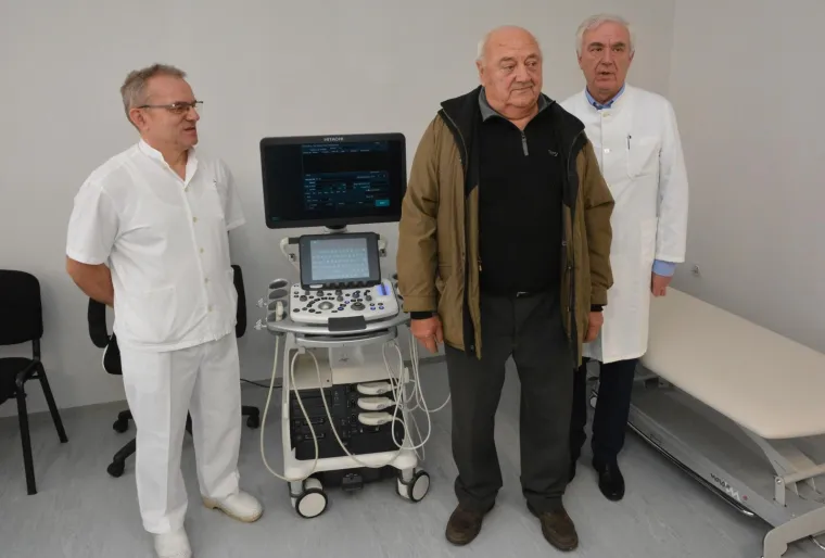 Umirovljenik iz Ru&scaron;eva s područja općine Čaglin, a inače i povratnik iz &Scaron;vicarske, Mato Veić donirao je pože&scaron;koj bolnici UZV uređaj vrijedan 100.000 eura. Uređaj je primio voditelj Odjela radiologije Ivan Ćubela te ravnatelj bolnice Željko Glavić.