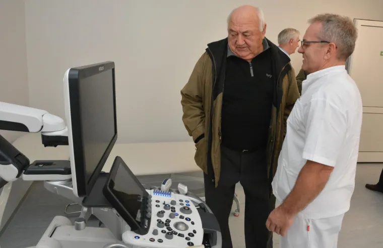 KAD NEĆE DRŽAVA, ONDA MORAJU GRAĐANI: Penzioner, povratnik iz &Scaron;vicarske, bolnici donirao uređaj vrijedan 100.000 eura