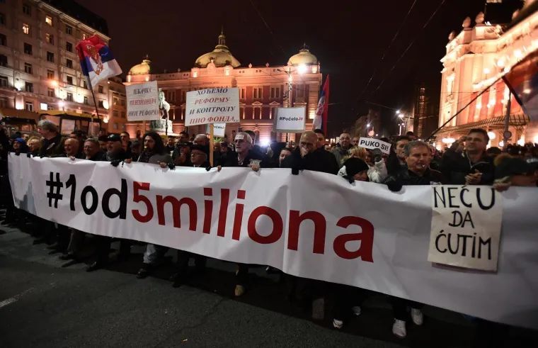 PROSVJEDNA ŠETNJA U BEOGRADU: Traže smjenu ministra unutrašnjih poslova Nebojše Stefanovića