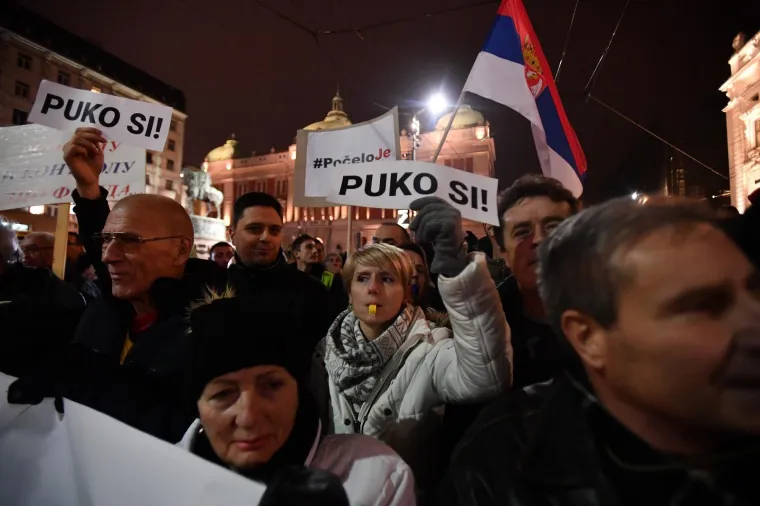 PROSVJEDNA ŠETNJA U BEOGRADU: Traže smjenu ministra unutrašnjih poslova Nebojše Stefanovića