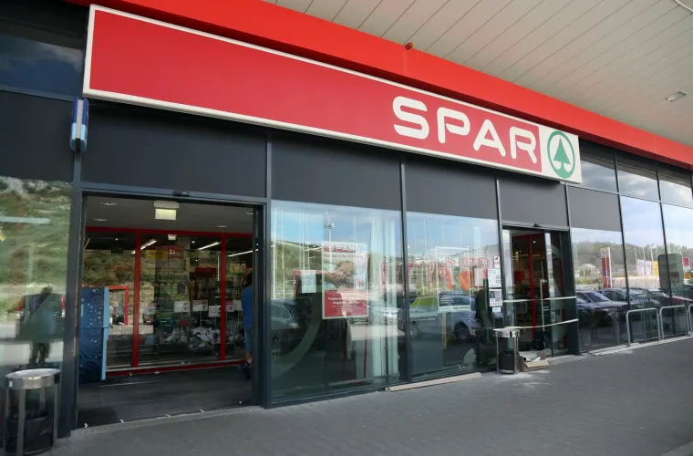 Kako će trgovine i šoping centri raditi za staru i Novu godinu? Donosimo detaljan pregled