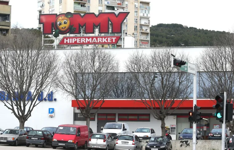 TOMMY - Sve prodavaonice Tommyja u ponedjeljak rade skraćeno do 17 sati, a na Novu godinu ne rade