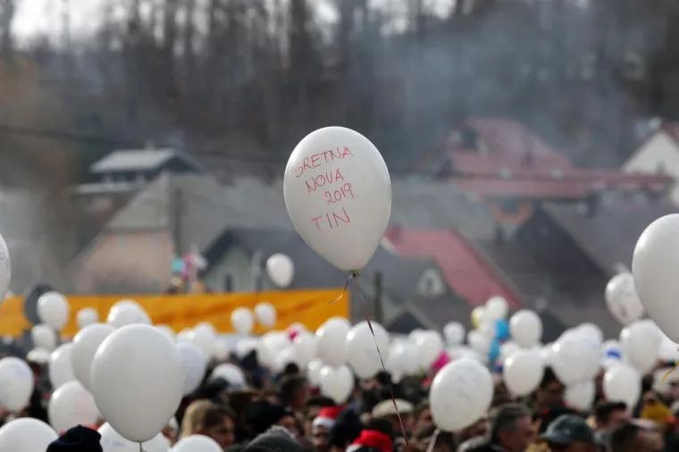 Fužine: Nekoliko tisuća okupljenih dočekalo Novu godinu u podne