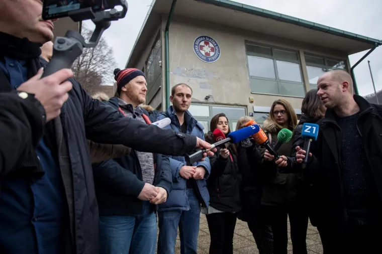 Mi&scaron;ić i Petek &scaron;ampanjcem proslavili "otvaranje" žičare koju je lani najavio gradonačelnik Bandić