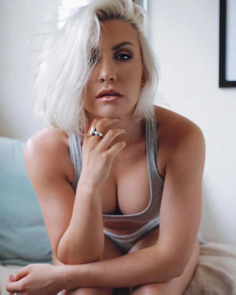 IZBACUJU GUZU K'O PREDSJEDNICA SAVJETNIKE: I one tvrde da im ne treba nikakav povod i da same mogu odlučivati