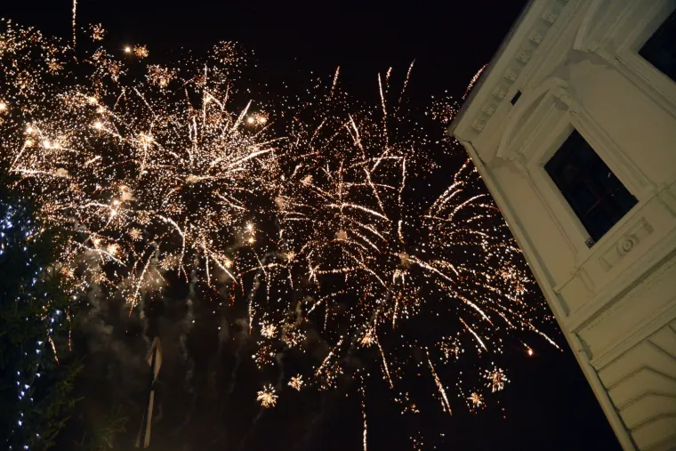 Pogledajte spektakularne vatromete uz koje je Hrvatska dočekala 2019. godinu