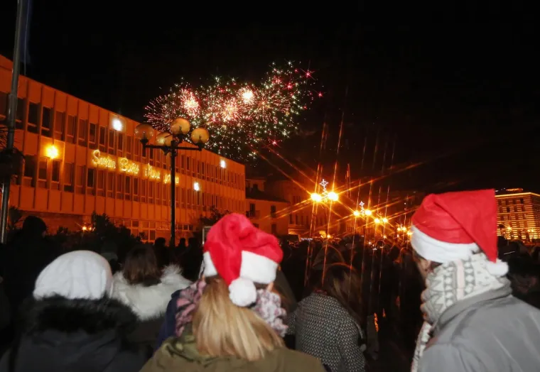 Pogledajte spektakularne vatromete uz koje je Hrvatska dočekala 2019. godinu
