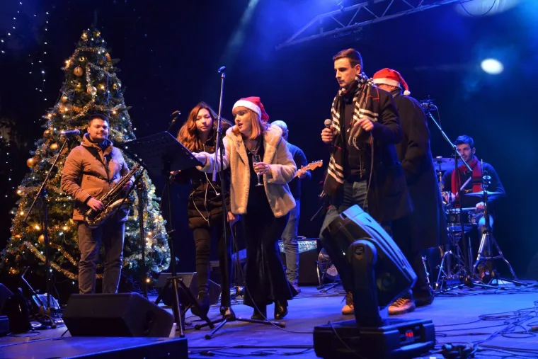 01.01.2019. Slavonski Brod, Docek Nove godine na Korzu uz vatromet i glazbeni program.
Photo: Ivica Galovic/ PIXSELL