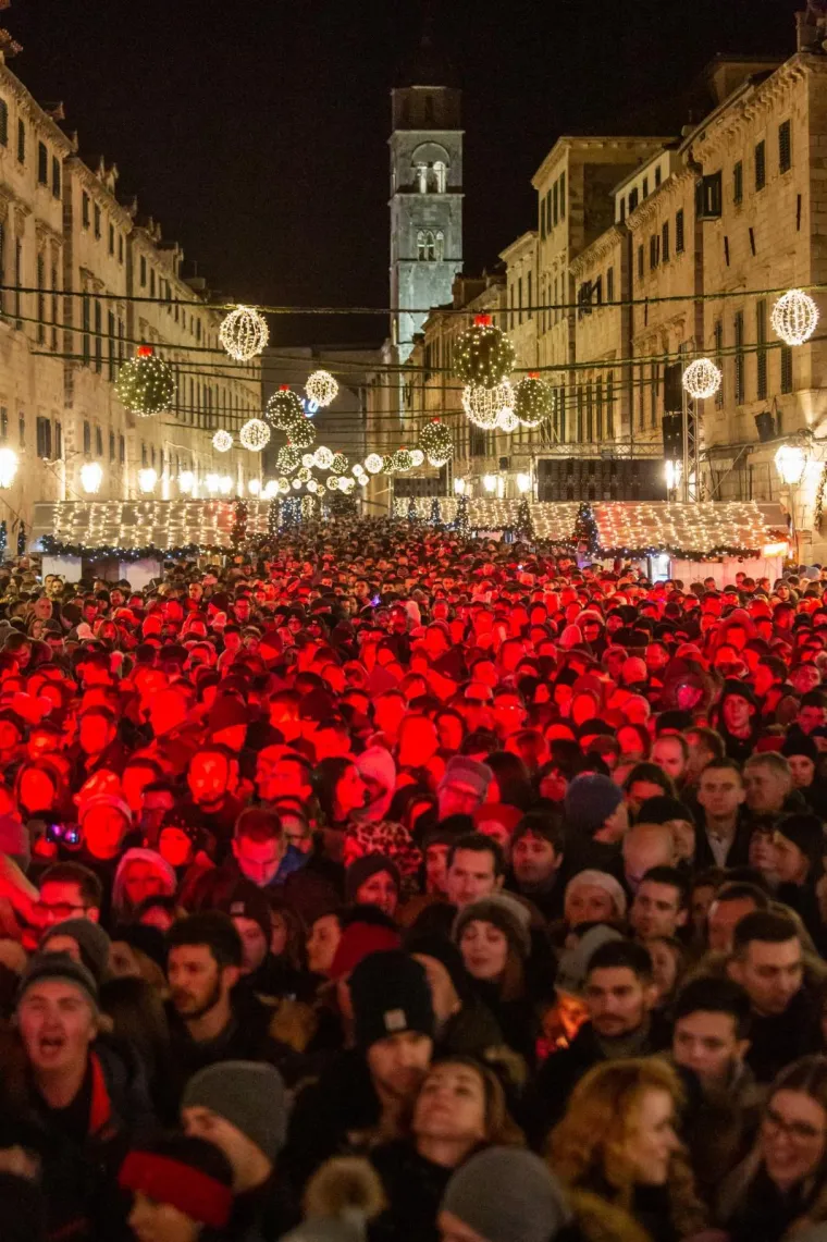 01.01.2019., Stradun, Dubrovnik - Docek Nove 2019. godine na Stardunu uz Ninu Badric i Tonija Cetinskog.
Photo: Grgo Jelavic/PIXSELL