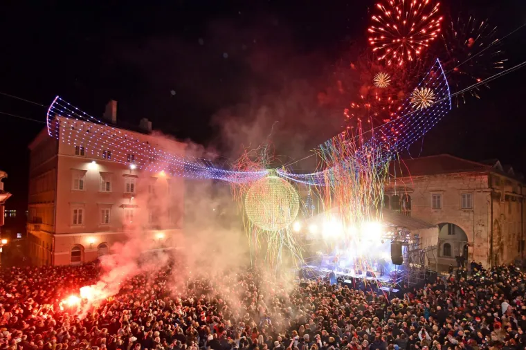 01.01.2019., Pula - Doček Nove godine na Forumu uz koncert Crvene Jabuke  Photo: Du&scaron;ko Maru&scaron;ić /PIXSELL