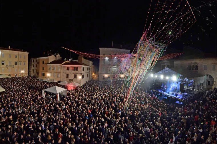 01.01.2019., Pula - Doček Nove godine na Forumu uz koncert Crvene Jabuke  Photo: Du&scaron;ko Maru&scaron;ić /PIXSELL