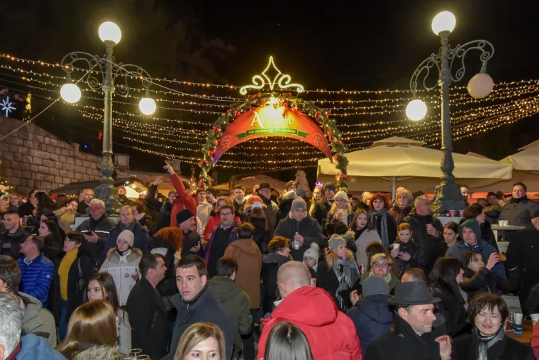 31.12.2018., Zadar -   Neno Belan i fiumensi uveli su zadrane u Novu 2019. godinu. 
Photo: Dino Stanin/PIXSELL