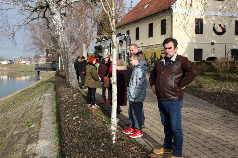Sisak: Tradicionalno novogodi&scaron;nje kupanje u rijeci Kupi 01.01.2019., Sisak - Tradicionalno novogodisnje kupanje u rijeci Kupi. 
Photo: Edina Zuko/PIXSELL