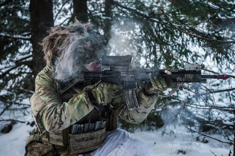 Portal Globalfirepower objavio je konačnu listu najjačih svjetskih vojnih sila. Na čelu konačne liste za 2018. godinu ostale su iste države kao i godinu ranije. Na regionalnom polju, Hrvatska je smje&scaron;tena na 72., a Srbija na 78. mjesto.