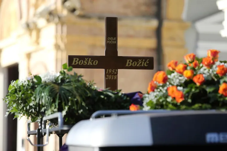 Posljednji ispraćaj Bo&scaron;ka Pepsija Božića: Na sprovodu Karamarko, Houra, Srebrić...