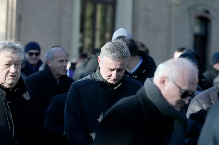 Posljednji ispraćaj Bo&scaron;ka Pepsija Božića: Na sprovodu Karamarko, Houra, Srebrić...